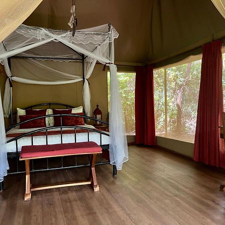 מלון Maua Ikweta Safari Camp מראה חיצוני תמונה