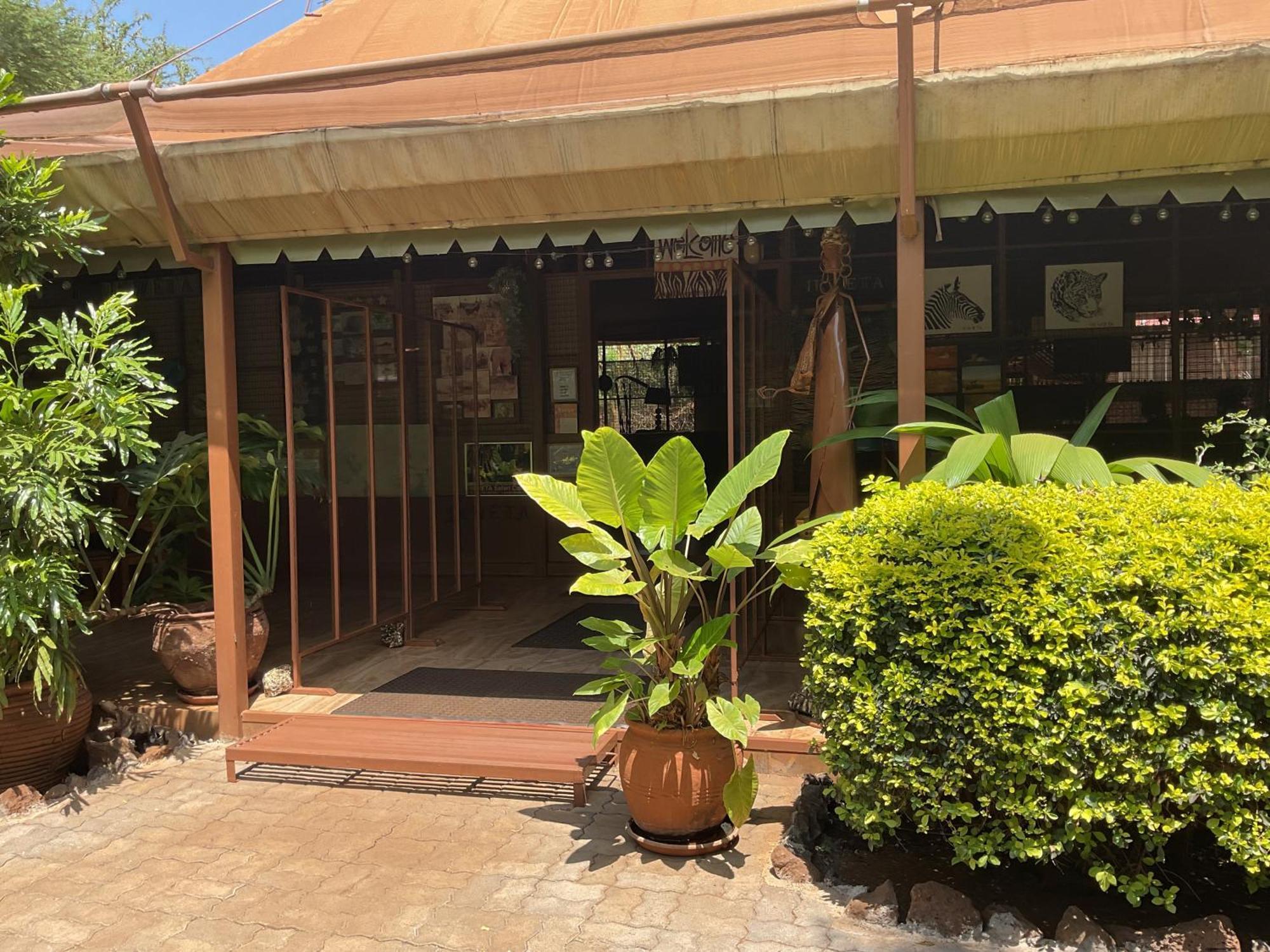 מלון Maua Ikweta Safari Camp מראה חיצוני תמונה
