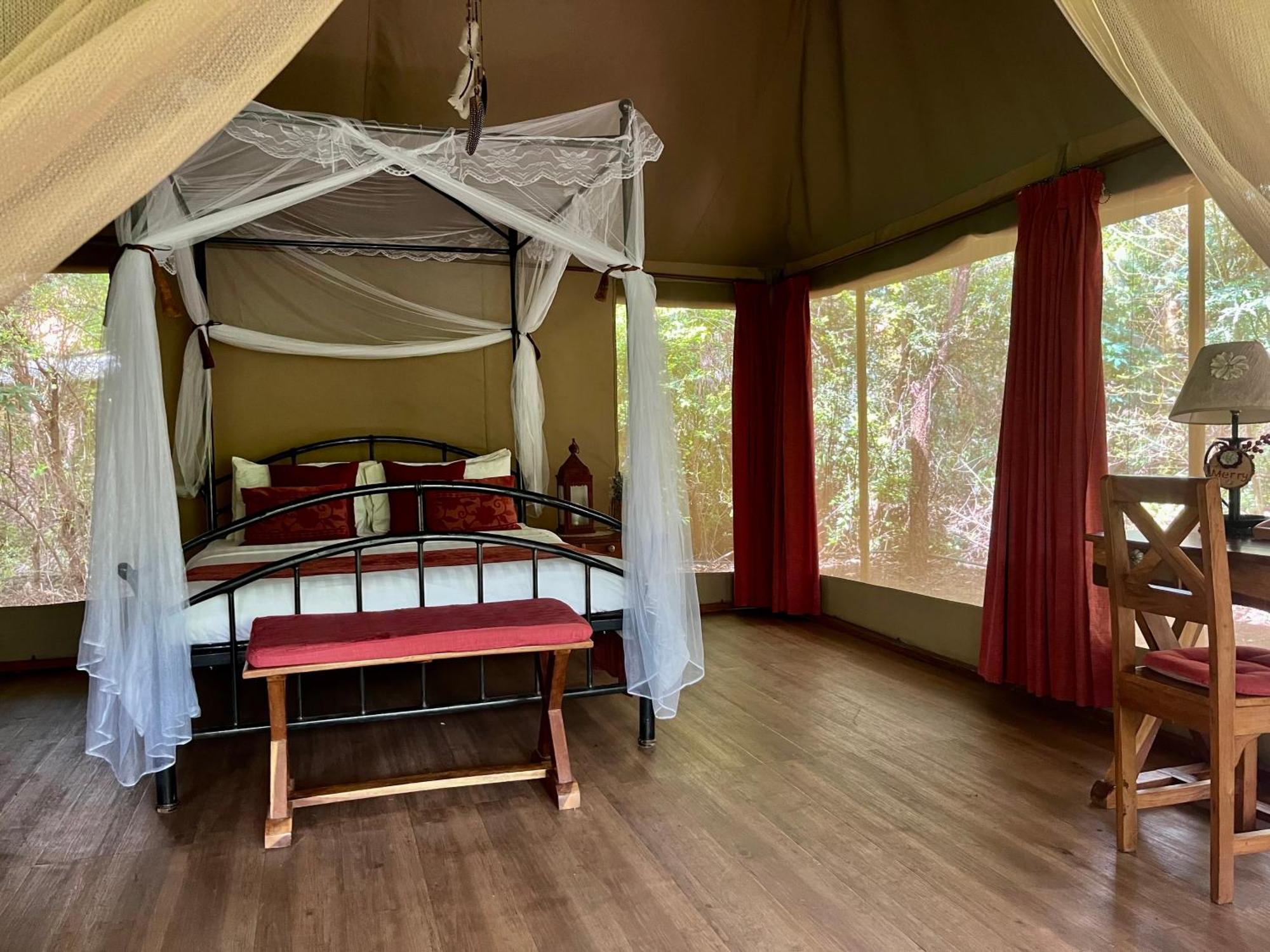 מלון Maua Ikweta Safari Camp מראה חיצוני תמונה