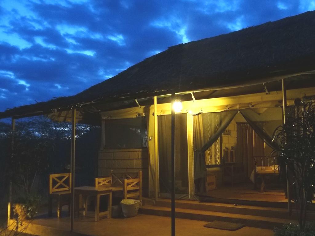 מלון Maua Ikweta Safari Camp מראה חיצוני תמונה