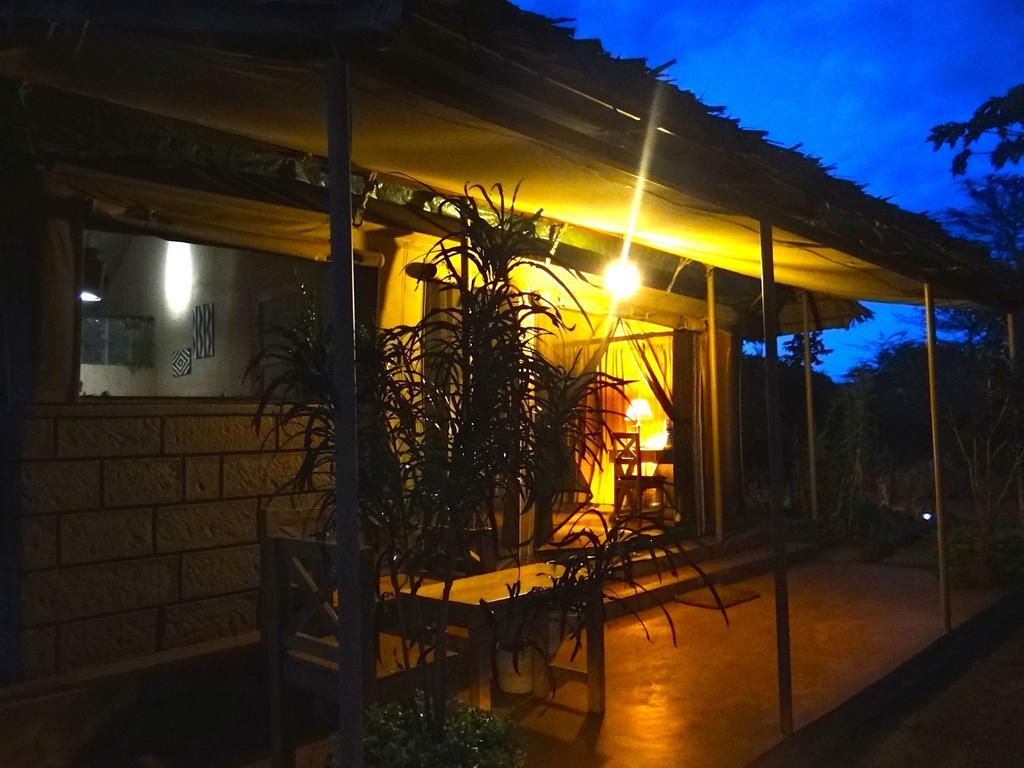 מלון Maua Ikweta Safari Camp מראה חיצוני תמונה