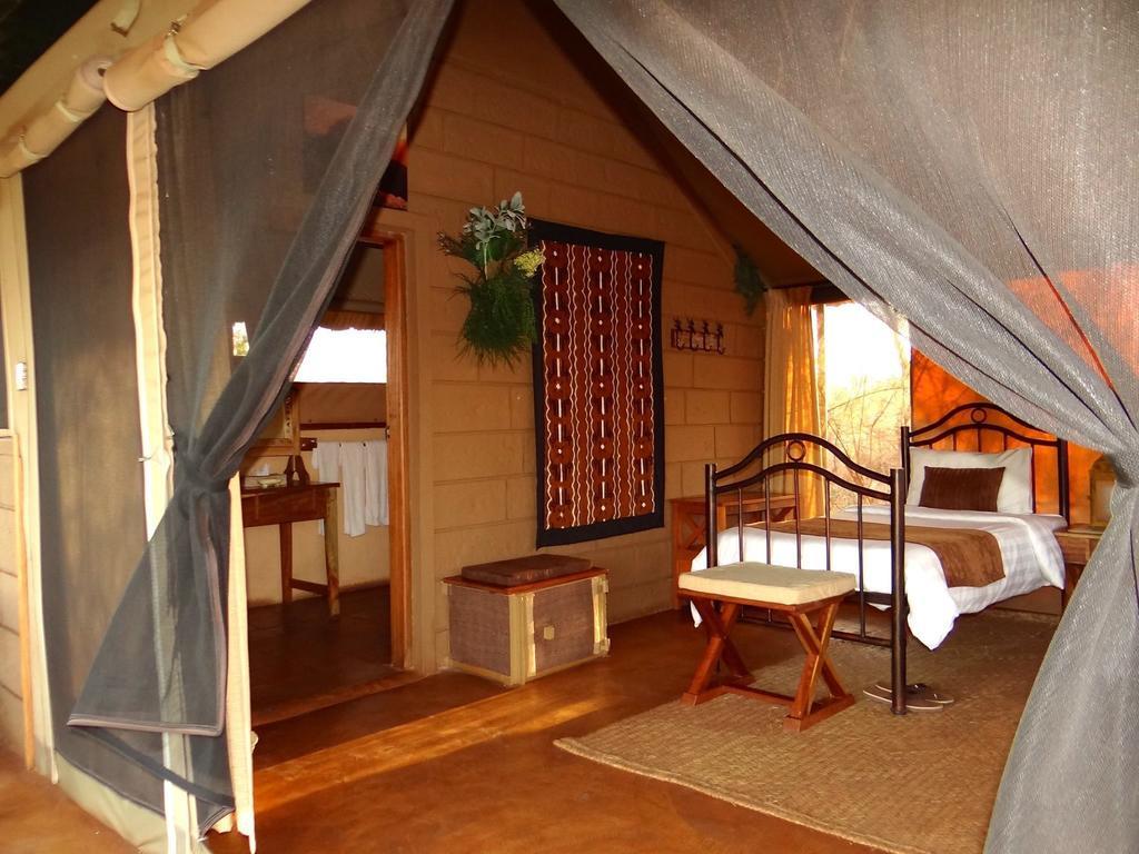 מלון Maua Ikweta Safari Camp מראה חיצוני תמונה